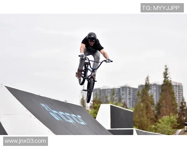 极限运动会特别报道：武汉滑板队的转型之路